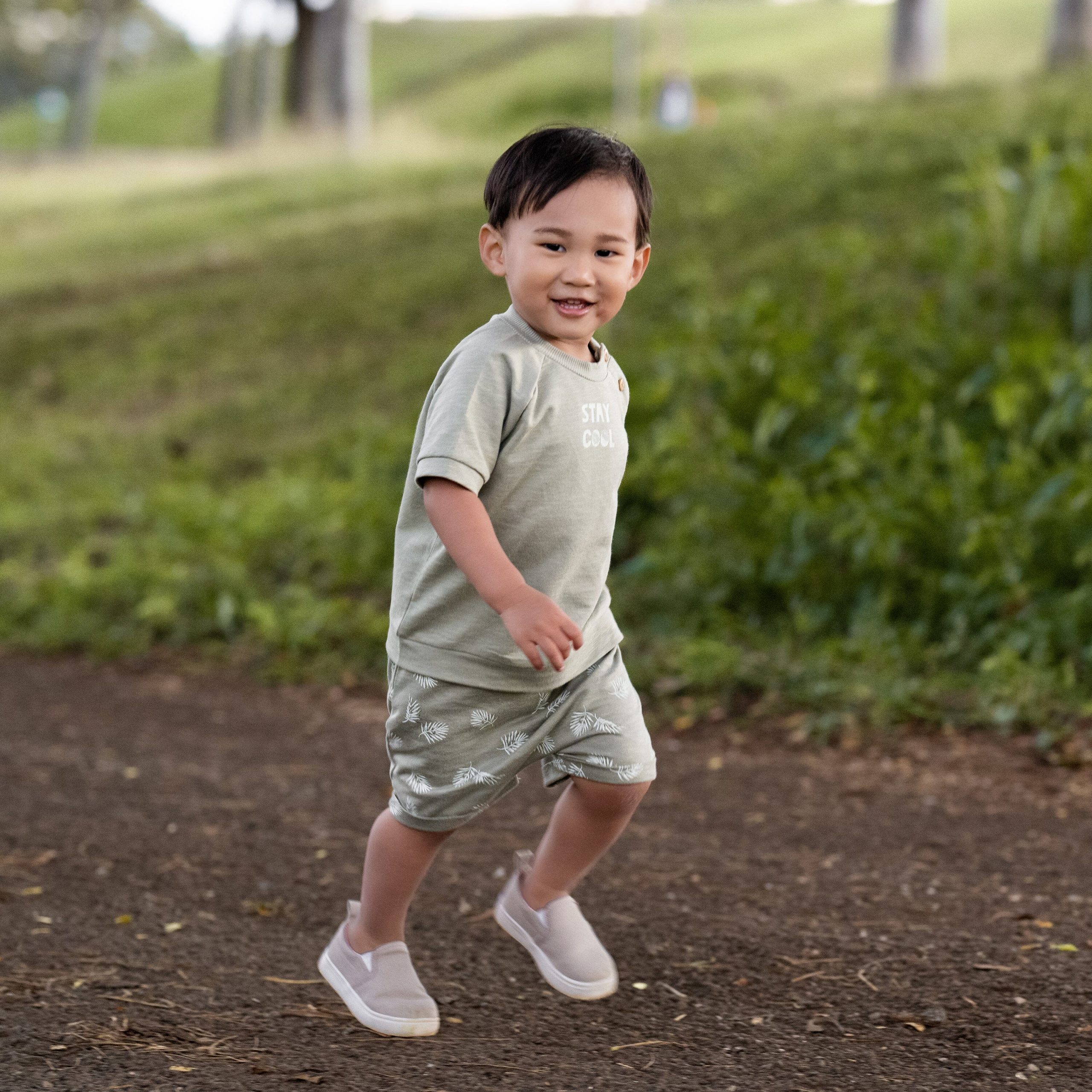 2-Piece Baby Boys Palms T-Shirt and Shorts Set - Image 2