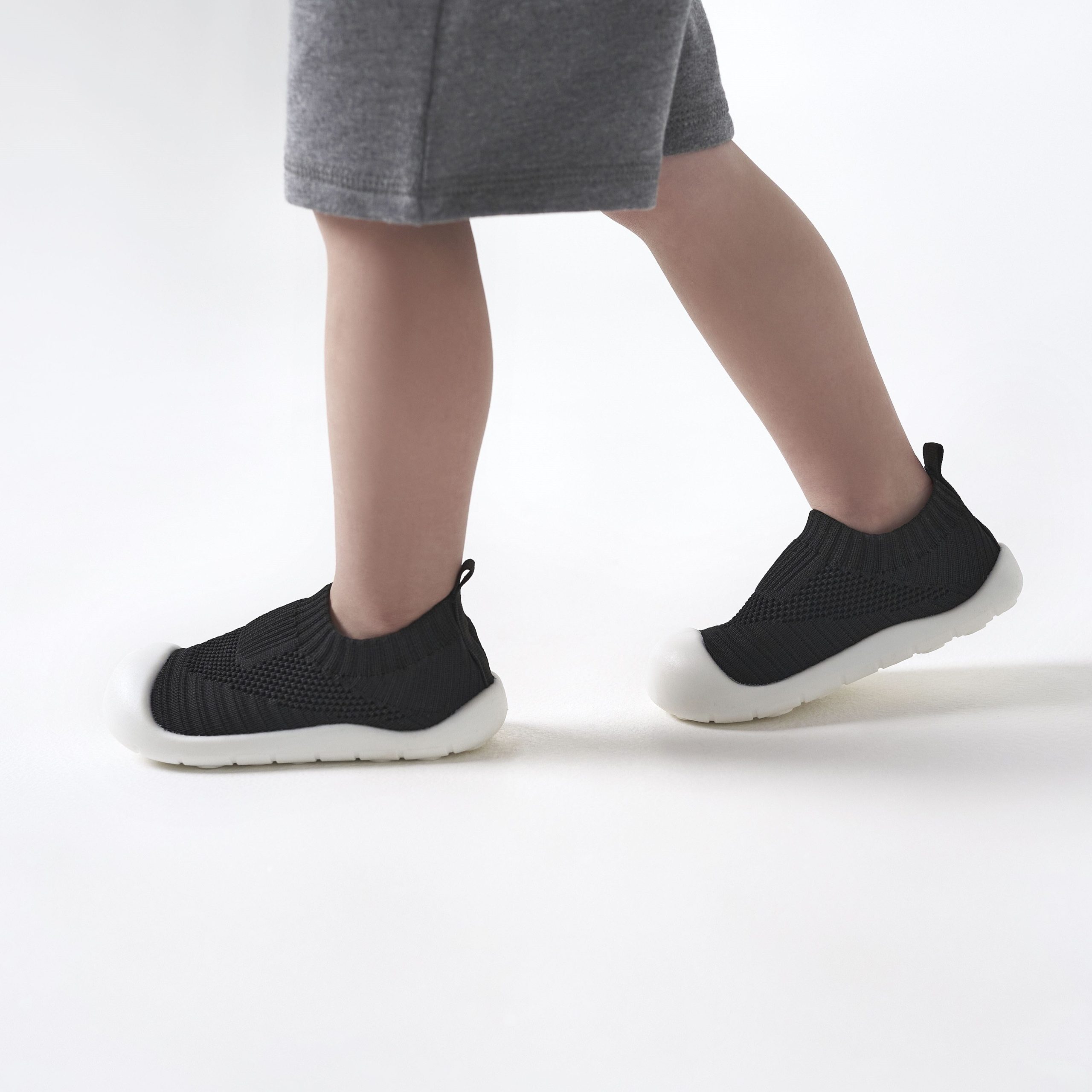 Toddler Neutral Black Stretchy Knit Slip-On Sneaker, US 11 - Image 3