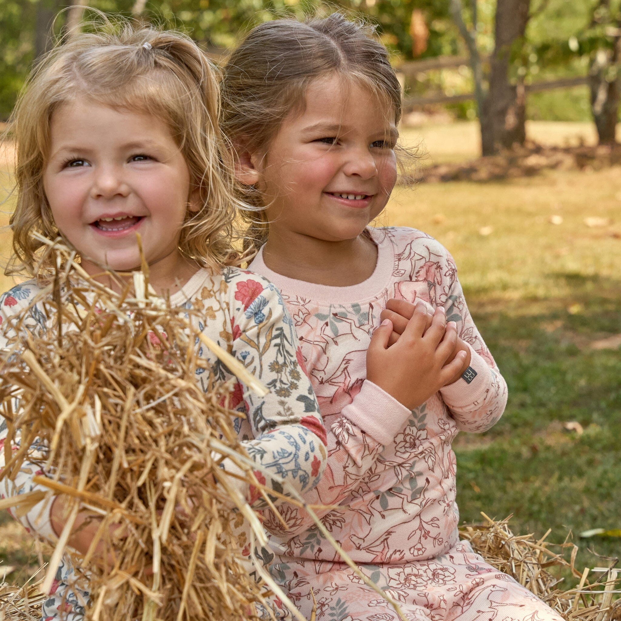 2-Piece Girls Horses Snug Fit Pajama Set - Image 2