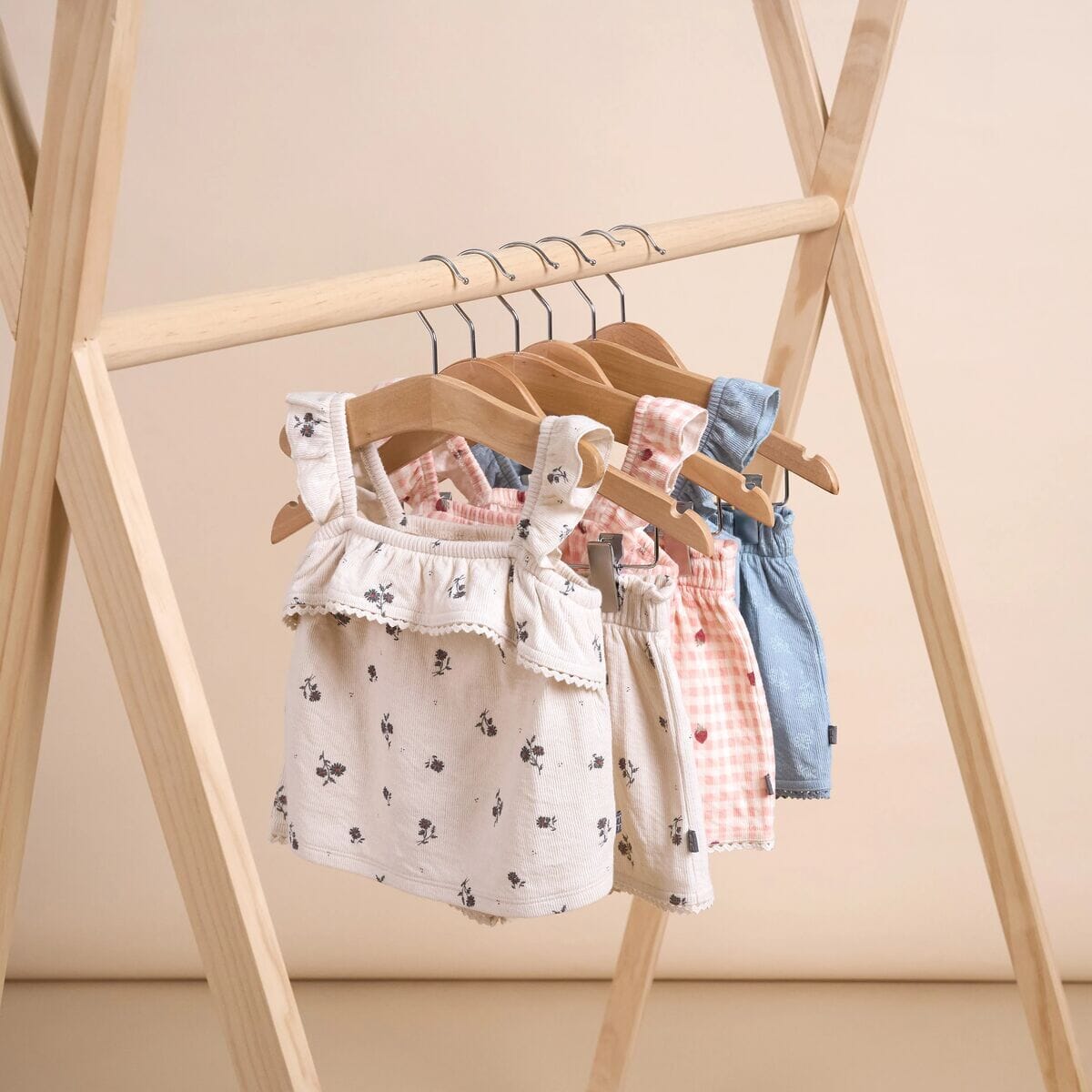 2-Piece Infant & Toddler Girls Beige Floral Top and Shorts Set - Image 8